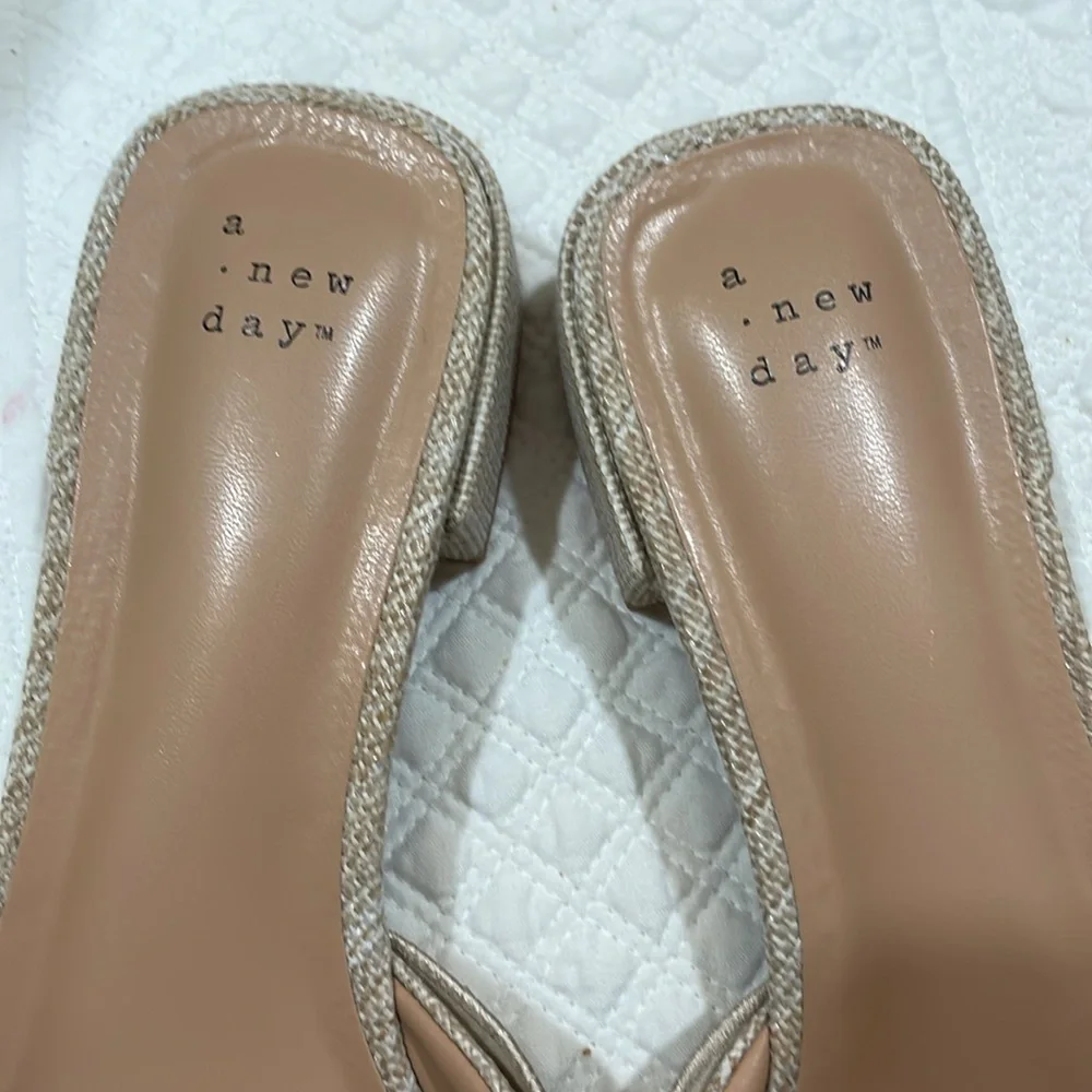 A New Day, beautiful slide sandals, size 10 never worn! NWOT - Picture 4 of 8